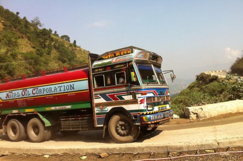 违章停车拍照上传挣钱APP合法吗，收益如何计算，普通人如何参与其中