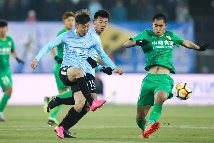 解说员为什么会为男足比赛边哭边骂？