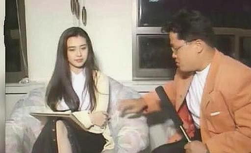 同桌突然摸我胸怎么办? 同桌突然摸我胸怎么办?