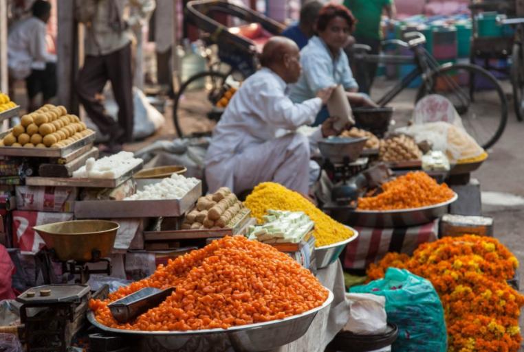 印度首富是高种姓还是低种姓_印度种姓制度与贫富差距_印度富豪生活方式与贫困人口