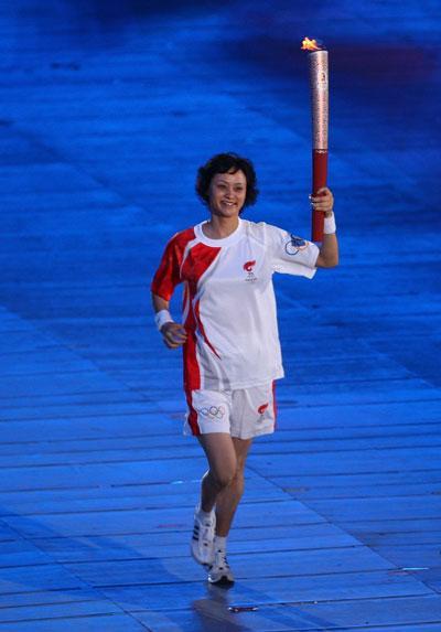 冠军足球经理2006怎么玩才能不翻车？