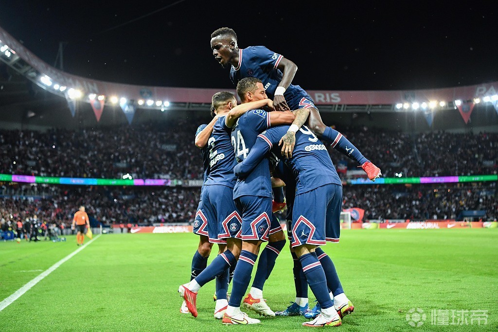 法甲大结局：平民球队的胜利 里尔力压大巴黎夺冠