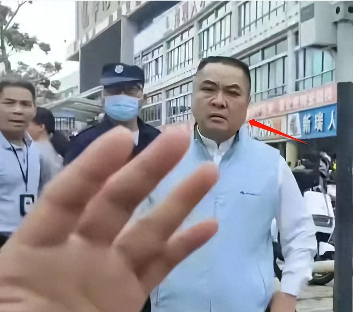 河南儿童被埋事件中，记者为何遭遇暴力阻拦？