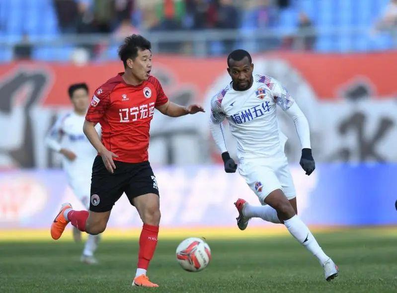 中甲外援确诊新冠，联赛还能正常踢吗？