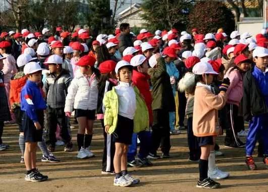 日本有私立中国人上的学校吗？？？？