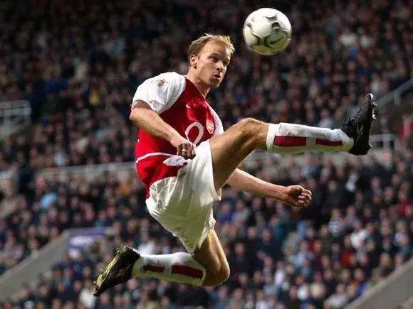 40岁仍创纪录,他的足球传奇还在继续! 40岁仍创纪录,他的足球传奇还在继续!