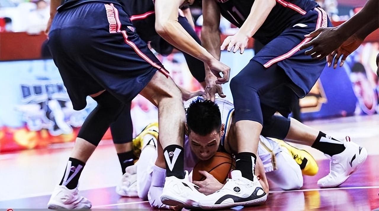 CBA赛事视频：回顾精彩瞬间，深入剖析赛事整体形势