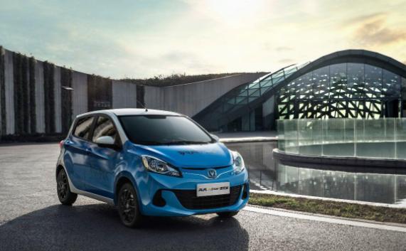 请问京东人工服务电话是多少？