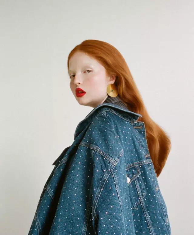 这个00后超模靠打游戏走红? 这个00后超模靠打游戏走红?