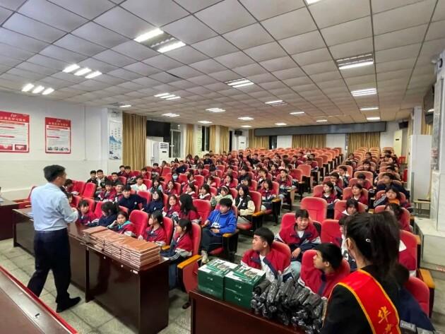 为什么别人付的中介费比你少一半? 为什么别人付的中介费比你少一半?