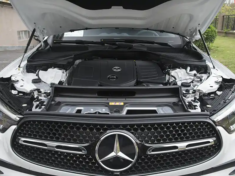 奔驰GLC轿跑发动机舱
