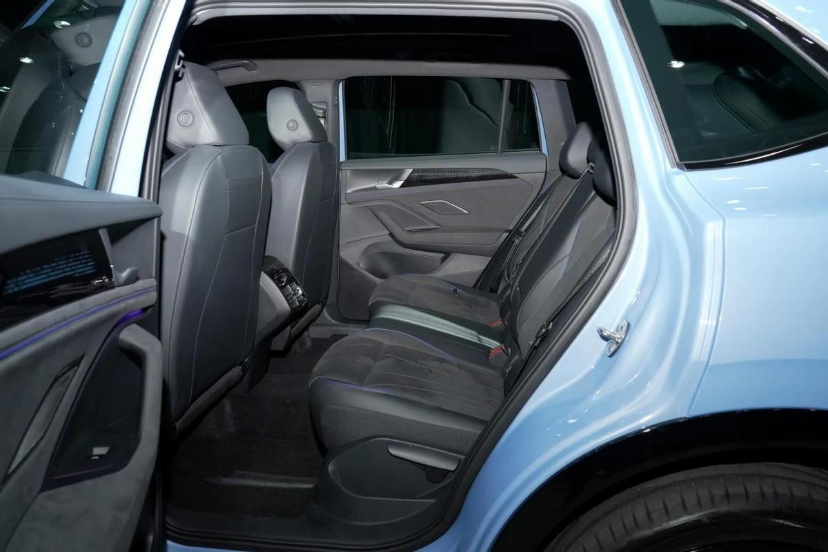 迈腾2024年新款报价：预算25万选B级车？直降3.8万背后的避坑指南