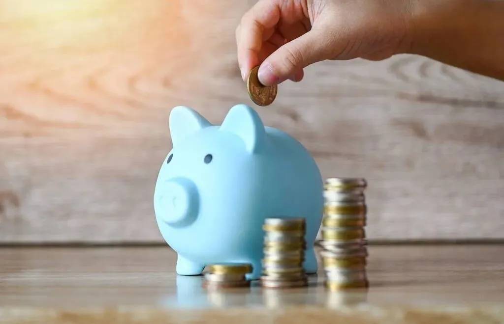 年轻人该存钱还是尽情花？过来人的经验让你不再纠结