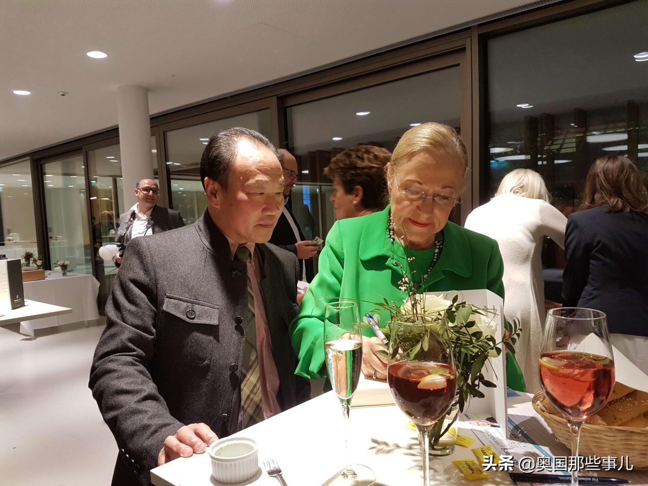 在奥地利生活的华人如何快速找到靠谱组织？