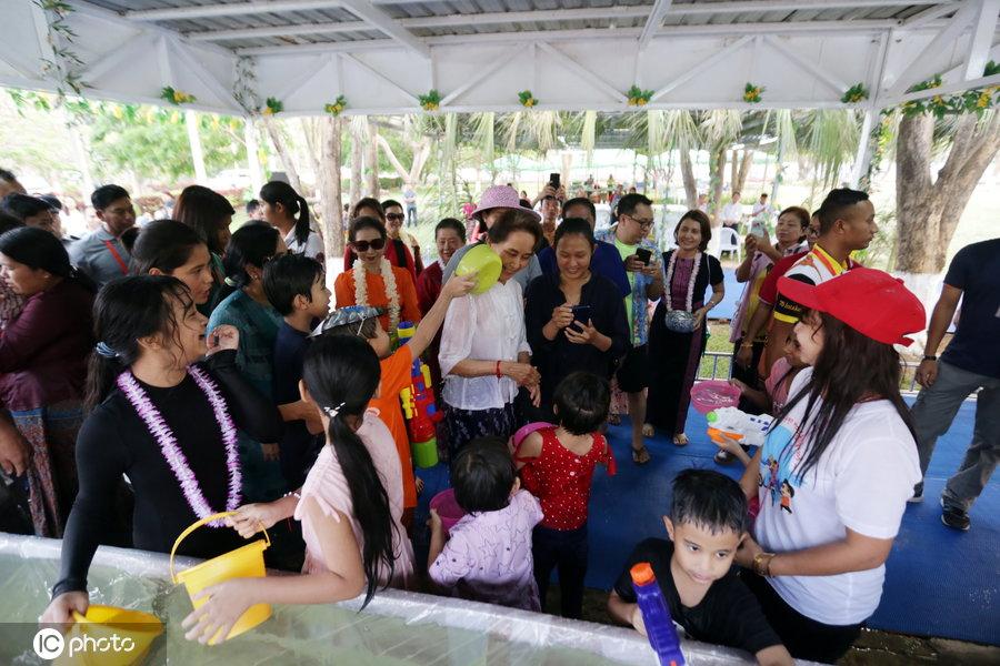 在泰国不会泰语怎么混华人圈子？