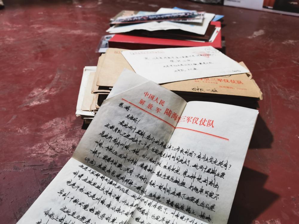 梦见当兵的男人追我？心理学解析4重隐喻与危机干预指南