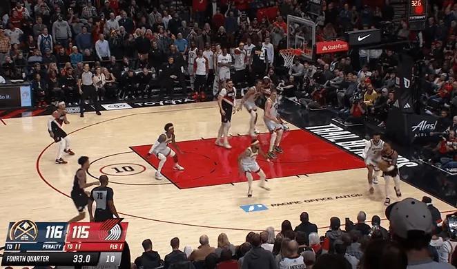 利拉德凭什么用绝杀动作拿下三分大赛冠军? 利拉德凭什么用绝杀动作拿下三分大赛冠军?