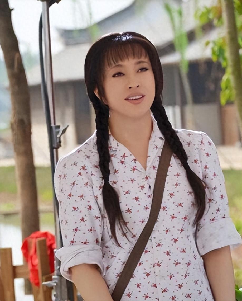 每天有10万人在上面吵架？华人圈最热闹的地方到底长啥样？