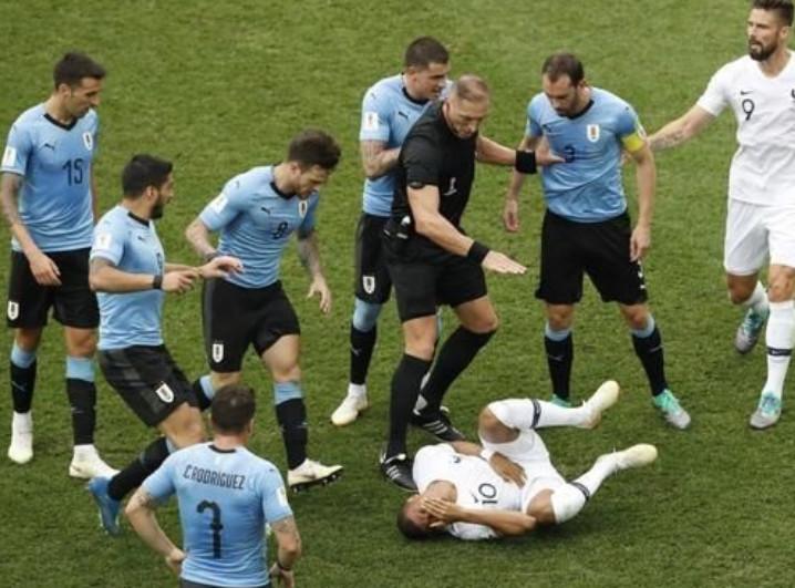 为什么世界杯颁奖典礼总能让人起鸡皮疙瘩？