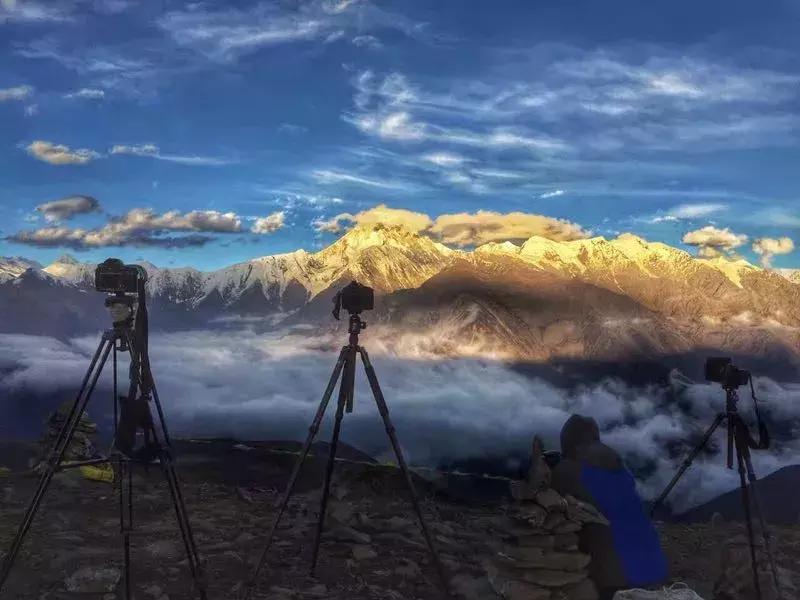 足球经理97怎么让菜鸟开局不破产？