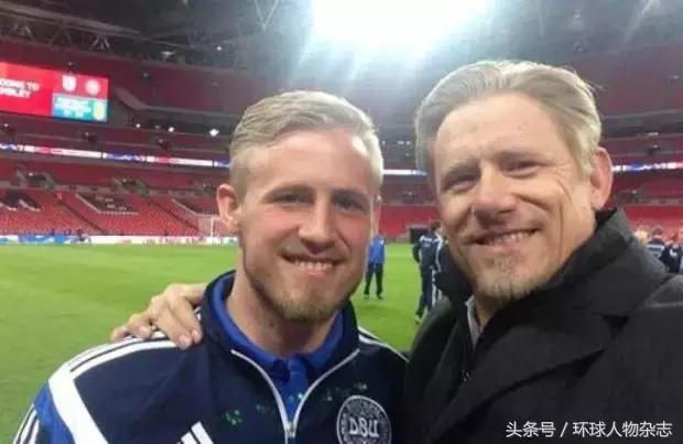 范佩西身高怎么做到在禁区里横着走? 范佩西身高怎么做到在禁区里横着走?