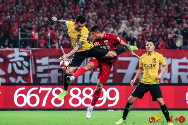 【中超联赛图片】，带你领略赛场的热血与激情