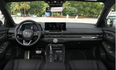 2023年汽车销量迎来结构性拐点,新能源与燃油车市场呈现两极分化 2023年汽车销量迎来结构性拐点,新能源与燃油车市场呈现两极分化