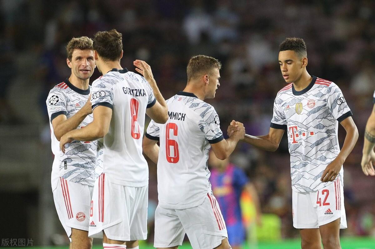 莱万加盟巴萨能打破梅西魔咒吗？