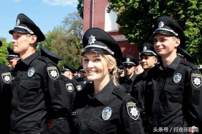 在欧洲被警察拦下查证该怎么正确应对? 在欧洲被警察拦下查证该怎么正确应对?