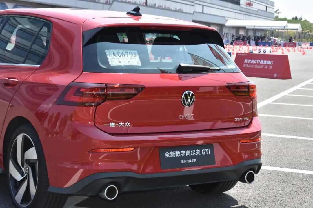 还在纠结油耗高？通勤族月省2000元油费的起亚K5混动版实测数据揭秘