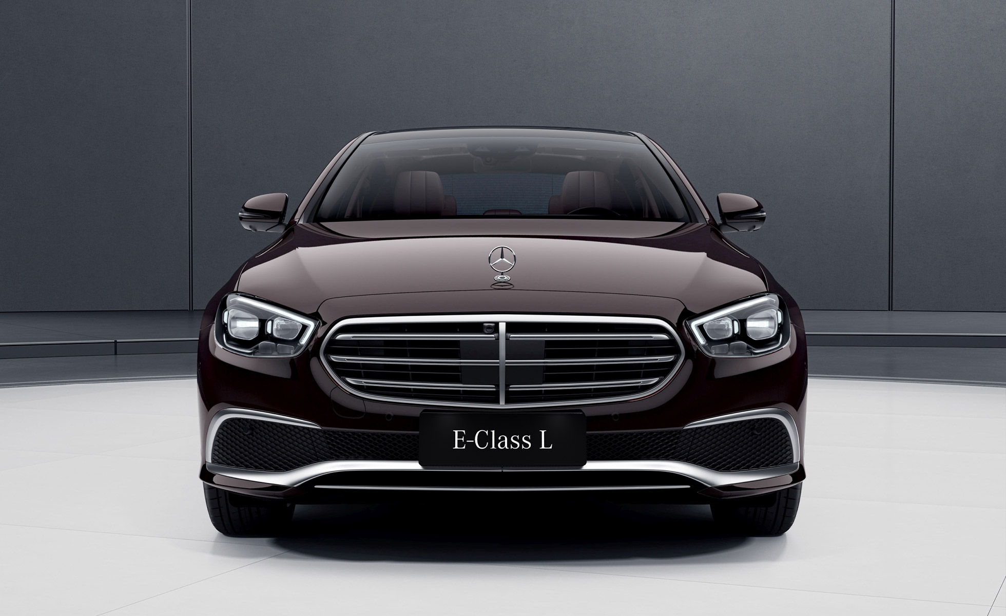 新款奔驰E级长轴距版配置调整_奔驰e300图片 新款_奔驰E级2020销量分析