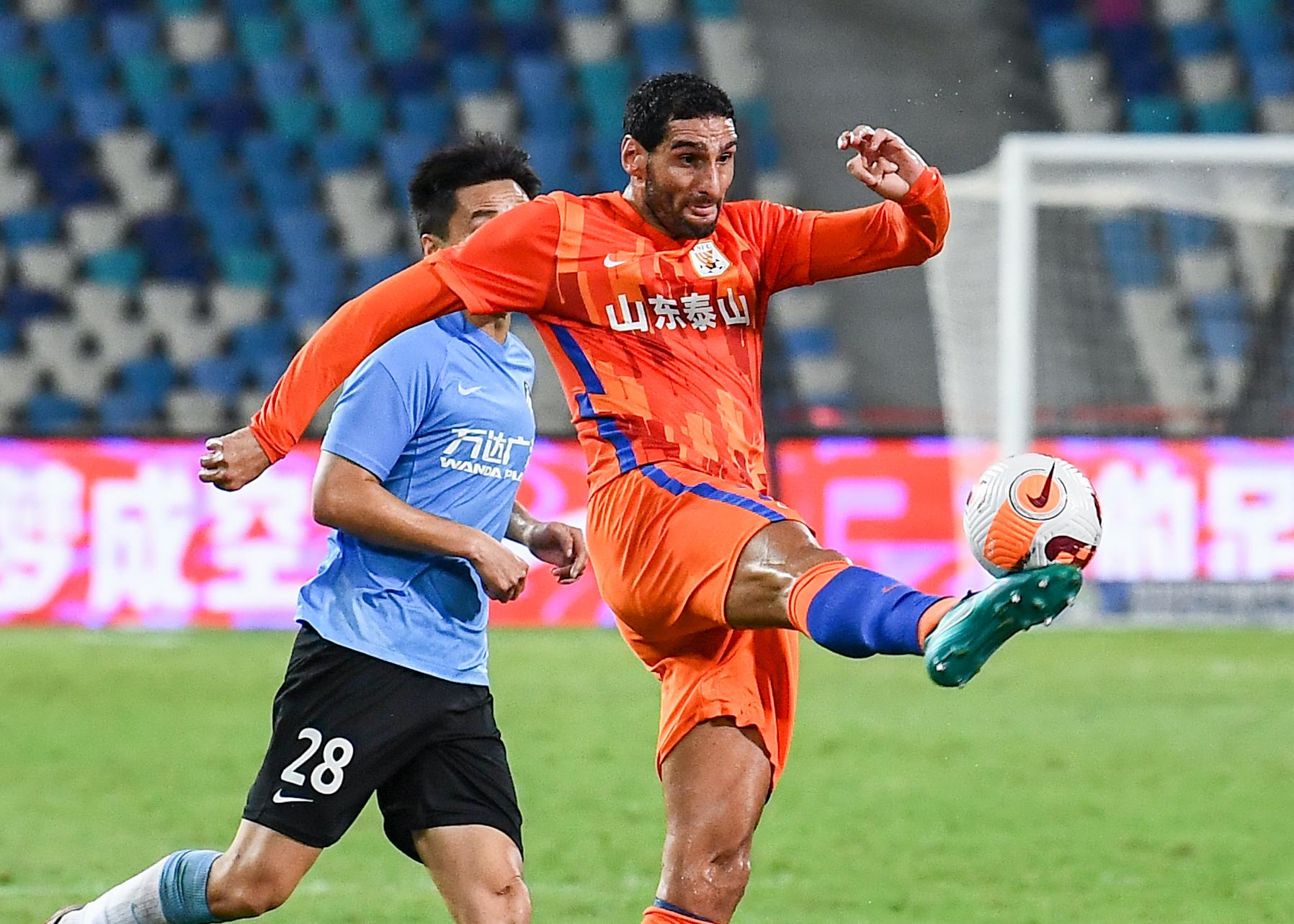 中国足球真的没人看了吗？2022中超开幕全攻略来了！