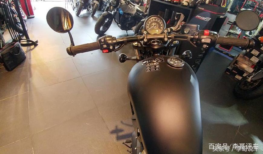 Road King：经典美式重机的魅力解析，为何它成为骑士心中的不朽传奇？