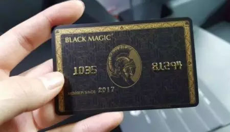 黑金卡和普通卡区别在哪？从权益到门槛对比，差距很明显！