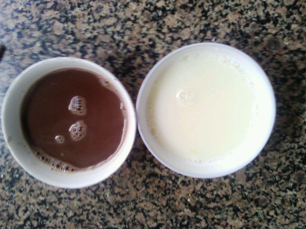 梦见自己和一对男女一起睡？2025星座解析与情感事业双突破