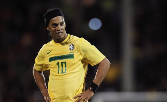 为什么罗纳尔多·德·阿西斯·莫雷拉能让后卫哭着喊妈妈？