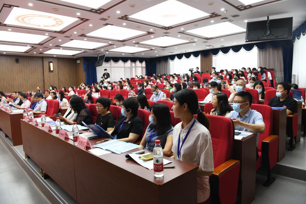 公共管理华人论坛值不值得新手去? 公共管理华人论坛值不值得新手去?