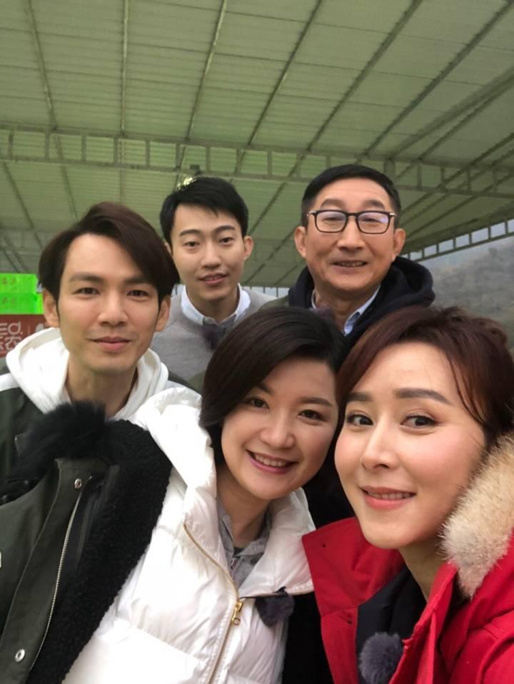 胡静凭什么能代表华人女性站上国际论坛？