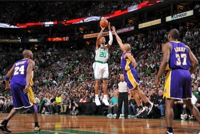 已婚女人梦见锅底烂了:2025年情感危机与财富转机 已婚女人梦见锅底烂了:2025年情感危机与财富转机