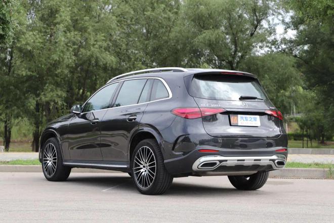 全新奔驰GLC 300 L 4MATIC 豪华型 7座价格_奔驰GLC 300 L 4MATIC 豪华型 7座评测_奔驰glc300七座报价及图片
