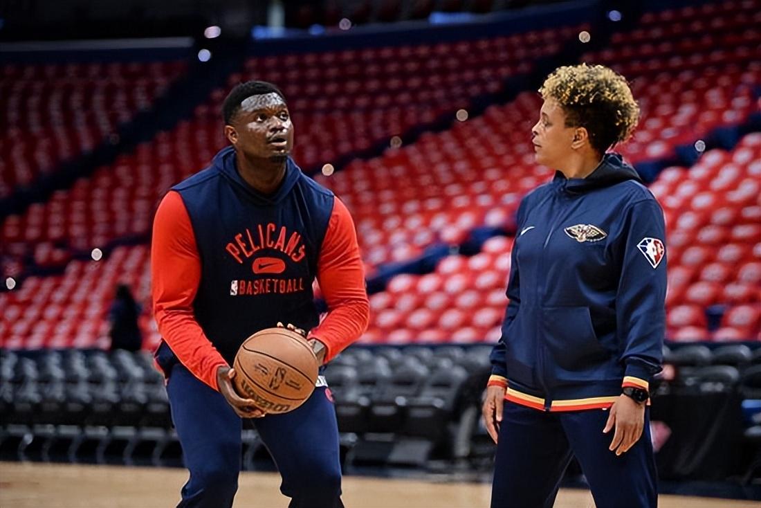 浓眉哥剃眉毛直播为啥能刷爆热搜？