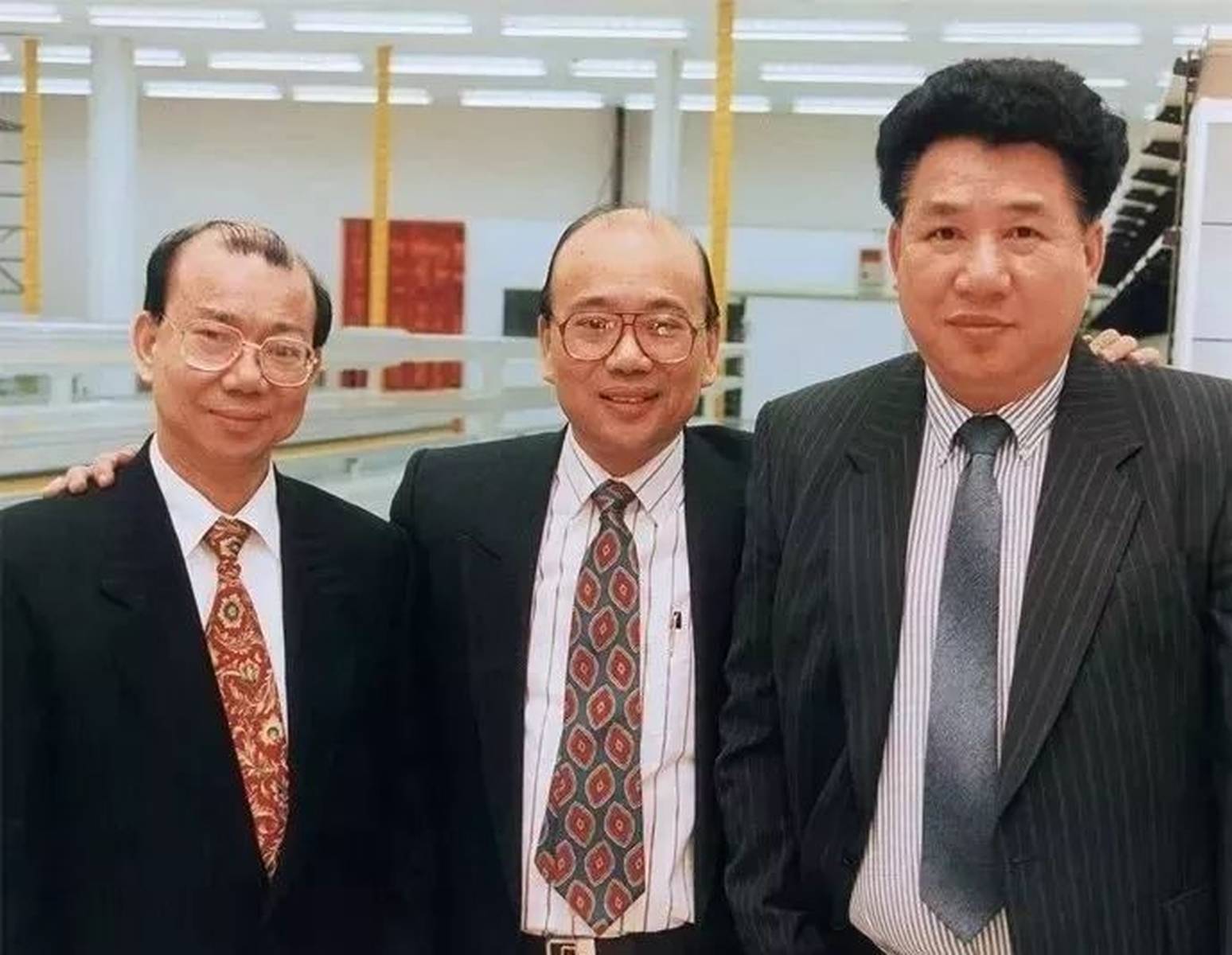 英国洗碗工华人富豪_叶焕荣兄弟助学金