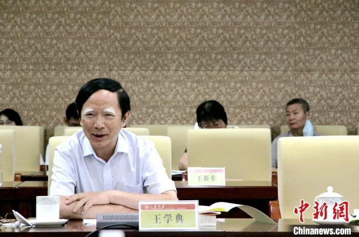 想进尼山华侨华人论坛工作有多难? 想进尼山华侨华人论坛工作有多难?