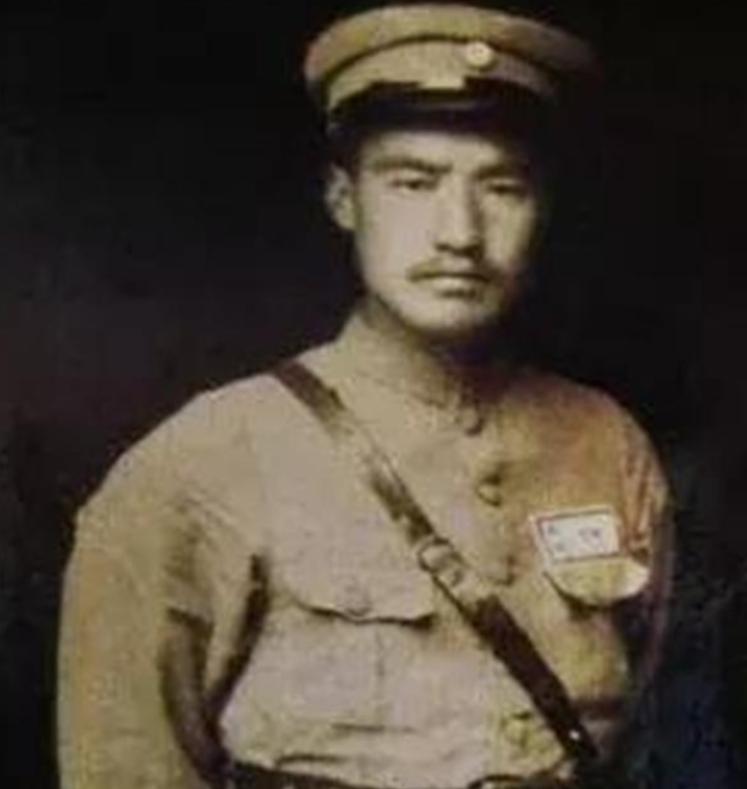 谁能评价一下孙殿英这个人？_孙殿英军阀历史评价_孙殿英与蒋介石关系