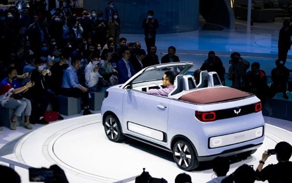 梦见光脚在水里走好吗?解梦大师揭秘吉凶与转运秘诀 梦见光脚在水里走好吗?解梦大师揭秘吉凶与转运秘诀