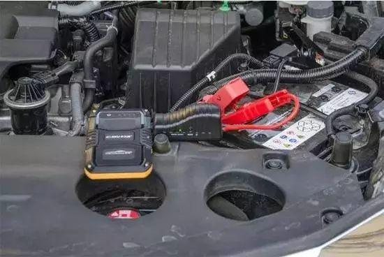 仪表盘上突然亮起的灯到底在说什么? 仪表盘上突然亮起的灯到底在说什么?