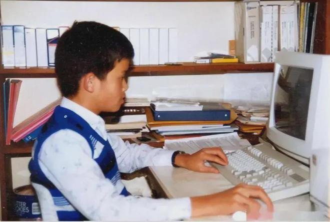 前华人首富被美国围猎_赵长鹏的人生经历_美国华人首富比特币