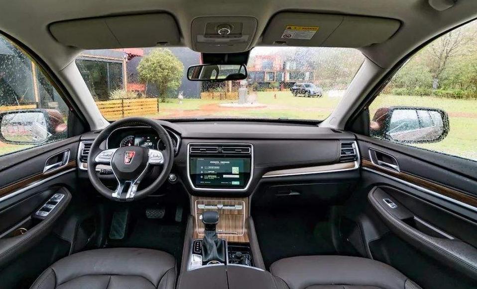 荣威RX8值得买吗？实测高油耗SUV养车贵难题_这款车5年省2.5万