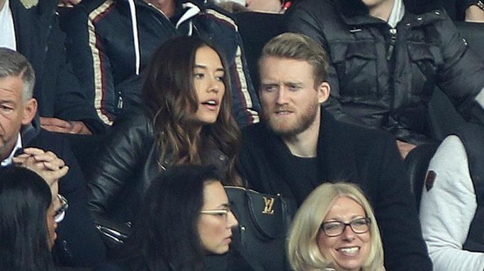 许尔勒的女友到底藏着什么秘密? 许尔勒的女友到底藏着什么秘密?