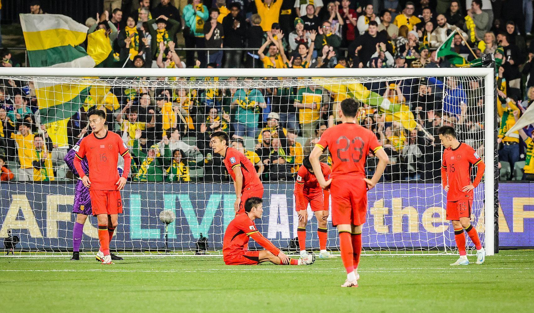 国足为啥总在小组赛垫底？这口锅该谁来背？